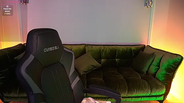 Snapshot of Pixie_Peachh chatting on 15, 11, 2025 Pixie Peachh online show from 15, 11, 2025