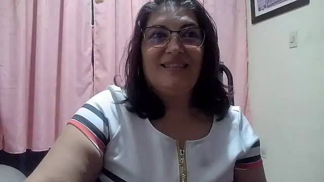 Snapshot of lina_maria99 chatting on 19, 5, 2026 lina maria99 online show from 19, 5, 2026