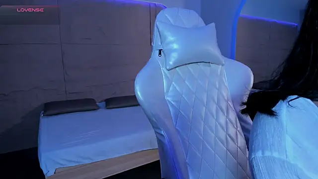 Snapshot of HannahMontgomery chatting on 3, 12, 2025 HannahMontgomery online show from 3, 12, 2025