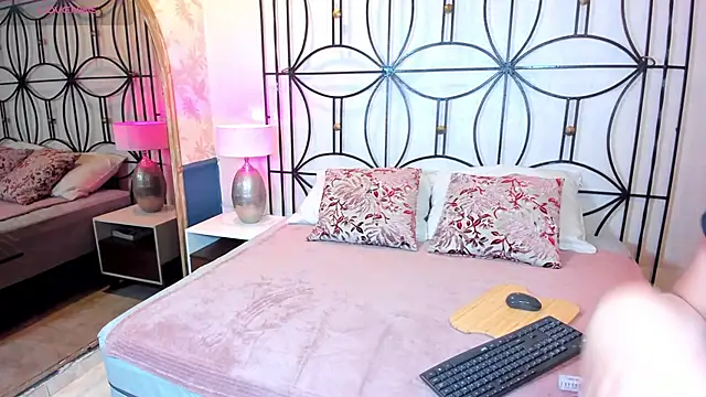 Nahomi key  online show from 26, 11, 2025