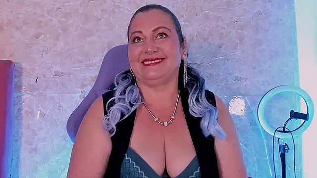 Snapshot of PalomaLombardi chatting on 11, 11, 2025 PalomaLombardi online show from 11, 11, 2025