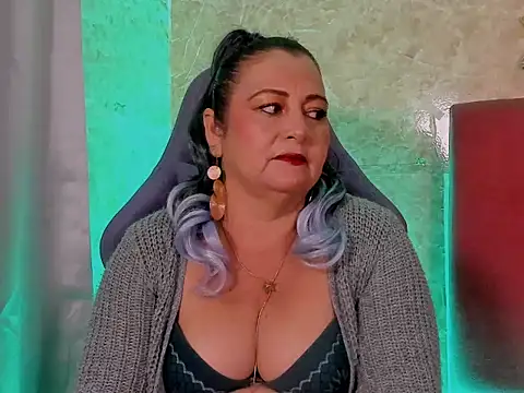 Snapshot of PalomaLombardi chatting on 20, 11, 2025 PalomaLombardi online show from 20, 11, 2025