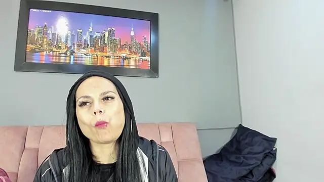 Snapshot of CharlotteCottin chatting on 12, 5, 2026 CharlotteCottin online show from 12, 5, 2026