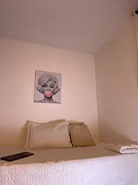 Snapshot of anailynn chatting on 21, 10, 2025 anailynn online show from 21, 10, 2025