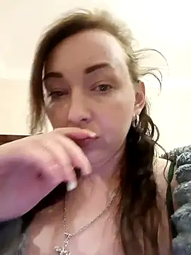 Snapshot of DanaNeon chatting on 7, 4, 2026 DanaNeon online show from 7, 4, 2026