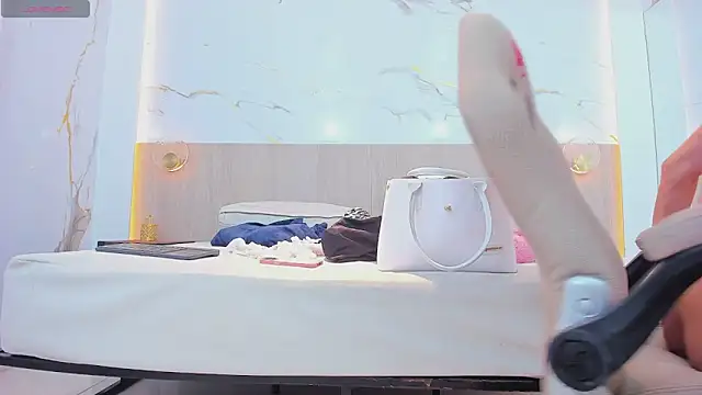 Snapshot of valirya_devote chatting on 22, 10, 2025 valirya devote online show from 22, 10, 2025