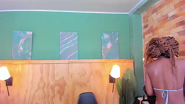 halleylorens online show from 2, 4, 2026