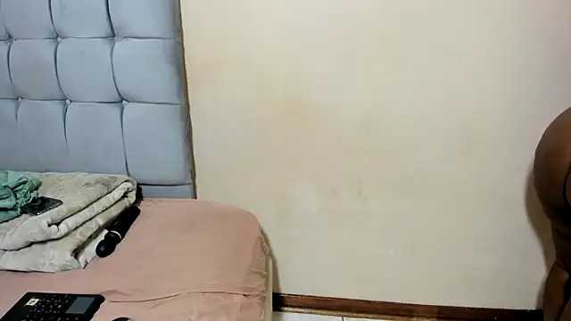 Snapshot of curveAss222 chatting on 20, 9, 2025 curveAss222 online show from 20, 9, 2025