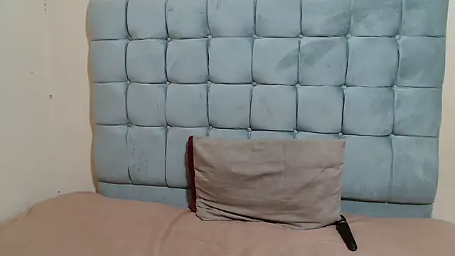 Snapshot of curveAss222 chatting on 7, 11, 2025 curveAss222 online show from 7, 11, 2025