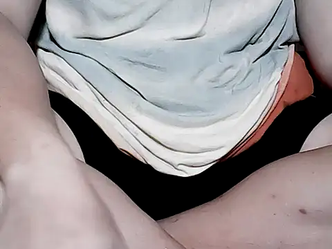 Snapshot of MistressGwennxx chatting on 10, 11, 2025 MistressGwennxx online show from 10, 11, 2025