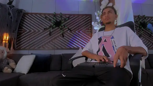 Adonis WB online show from 29, 10, 2025