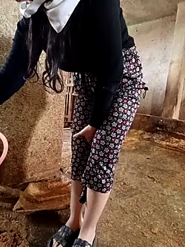 ezgi2545 online show from 14, 4, 2026