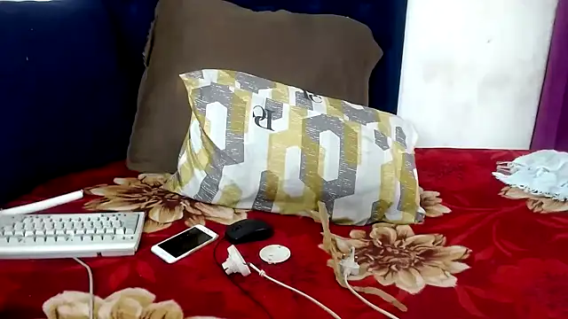 Snapshot of BUNNYCHOWX28 chatting on 12, 9, 2025 BUNNYCHOWX28 online show from 12, 9, 2025