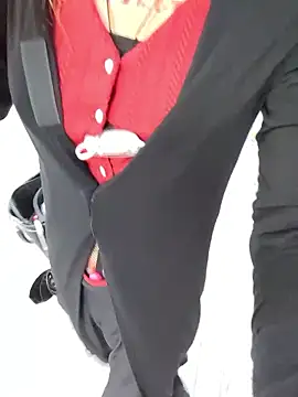 pink-mai online show from 21, 11, 2025