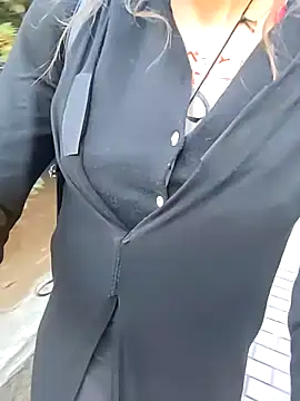 pink-mai online show from 25, 11, 2025