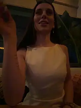 EllyLynn online show from 7, 3, 2026