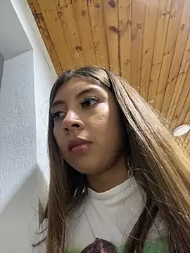 Sara-cooper2 online show from 2, 11, 2025