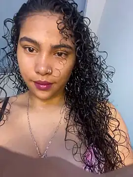 Snapshot of SophieD chatting on 19, 5, 2026 SophieD online show from 19, 5, 2026