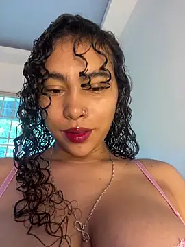 Snapshot of SophieD chatting on 22, 5, 2026 SophieD online show from 22, 5, 2026