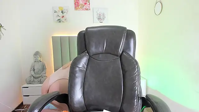 Snapshot of Katia_gh chatting on 8, 10, 2025 Katia gh online show from 8, 10, 2025