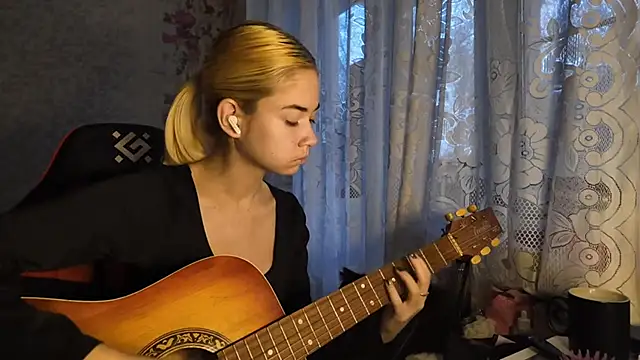 Witching Moon online show from 4, 11, 2025