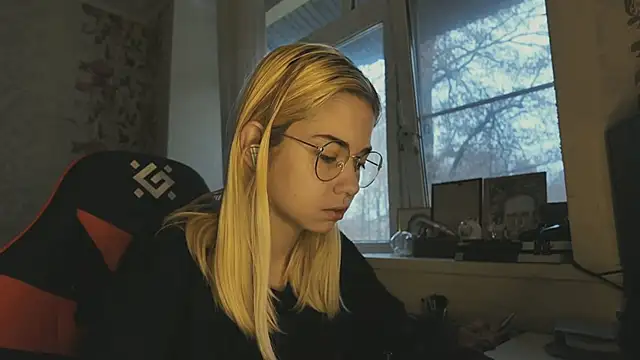 Witching Moon online show from 22, 11, 2025