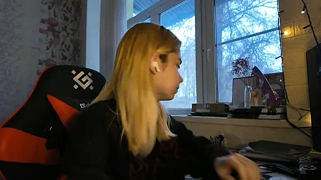 Witching Moon online show from 16, 12, 2025