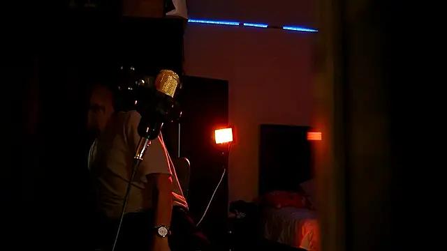 Snapshot of AlphaMasterXxx chatting on 18, 11, 2025 AlphaMasterXxx online show from 18, 11, 2025