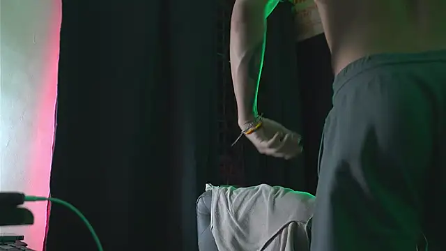 AlphaMasterXxx online show from 13, 3, 2026