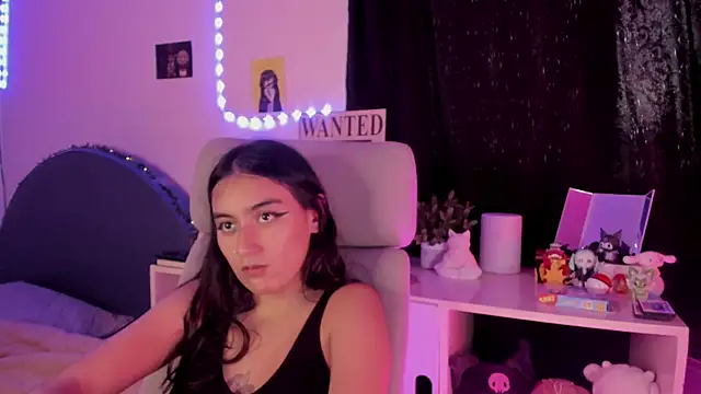 Snapshot of namiiwhite chatting on 8, 10, 2025 namiiwhite online show from 8, 10, 2025