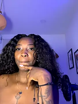 Snapshot of EmilyKisx chatting on 15, 10, 2025 EmilyKisx online show from 15, 10, 2025