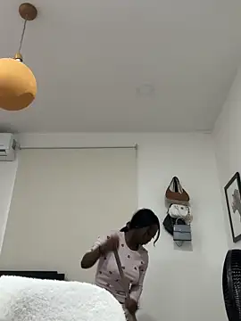 Snapshot of EmilyKisx chatting on 31, 10, 2025 EmilyKisx online show from 31, 10, 2025