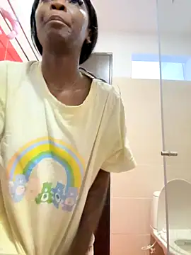 Snapshot of EmilyKisx chatting on 6, 11, 2025 EmilyKisx online show from 6, 11, 2025