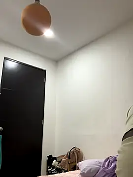 Snapshot of EmilyKisx chatting on 7, 11, 2025 EmilyKisx online show from 7, 11, 2025