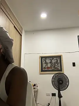 Snapshot of EmilyKisx chatting on 10, 11, 2025 EmilyKisx online show from 10, 11, 2025