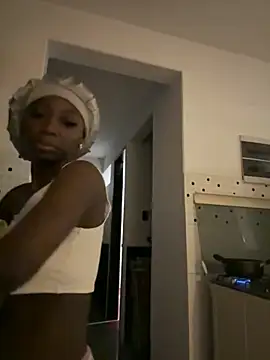 Snapshot of EmilyKisx chatting on 21, 11, 2025 EmilyKisx online show from 21, 11, 2025