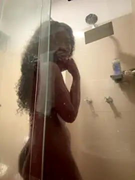 Snapshot of EmilyKisx chatting on 17, 12, 2025 EmilyKisx online show from 17, 12, 2025