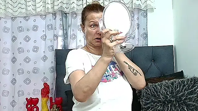 Snapshot of Victoriacoperino chatting on 24, 11, 2025 Victoriacoperino online show from 24, 11, 2025