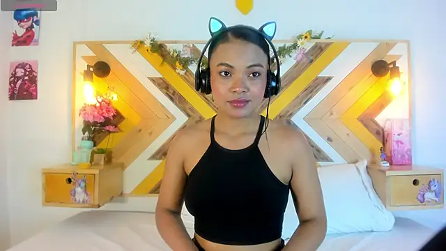 Snapshot of SoleneFontaine chatting on 2, 10, 2025 SoleneFontaine online show from 2, 10, 2025