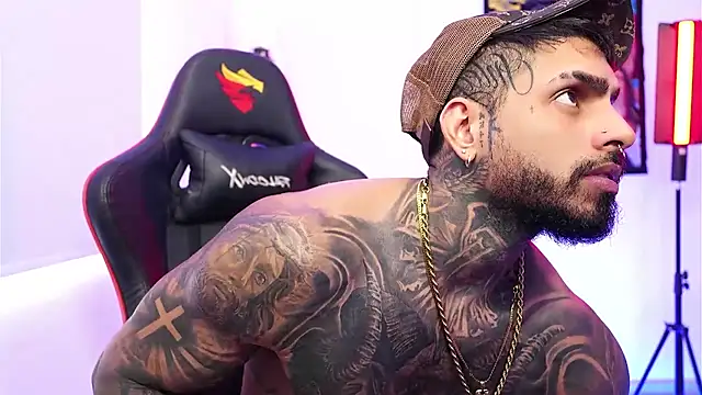 logan hugh8 online show from 17, 11, 2025