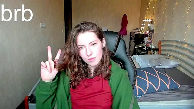 Agata in Wonderland online show from 21, 12, 2025