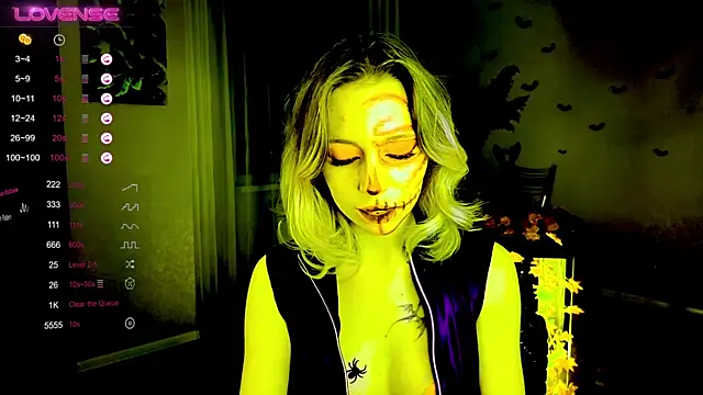 NyxaThorn online show from 31, 10, 2025