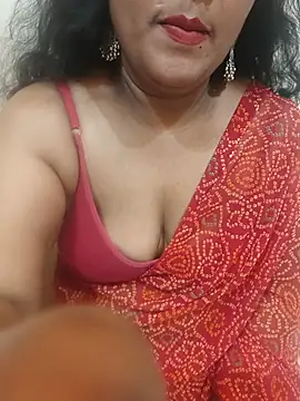 Snapshot of Aunty_Boy_143 chatting on 28, 7, 2026 Aunty Boy 143 online show from 28, 7, 2026