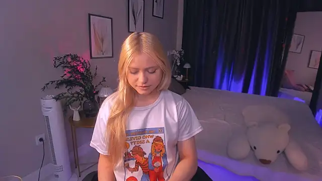 Snapshot of Millie_Vanillies chatting on 12, 9, 2025 Millie Vanillies online show from 12, 9, 2025