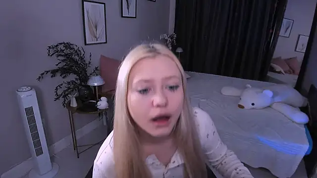 Snapshot of Millie_Vanillies chatting on 15, 9, 2025 Millie Vanillies online show from 15, 9, 2025