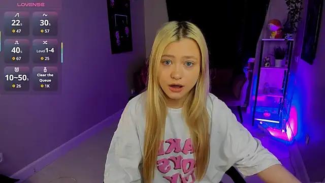 Snapshot of Millie_Vanillies chatting on 5, 10, 2025 Millie Vanillies online show from 5, 10, 2025