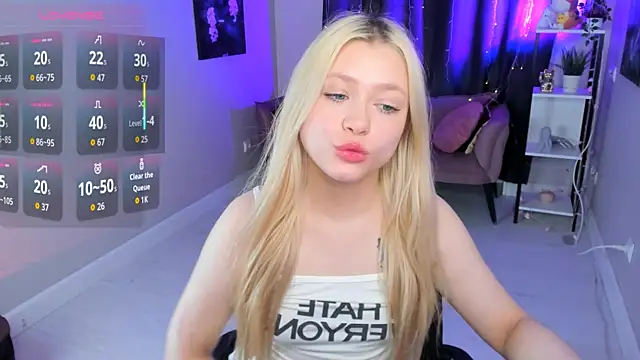 Snapshot of Millie_Vanillies chatting on 7, 10, 2025 Millie Vanillies online show from 7, 10, 2025