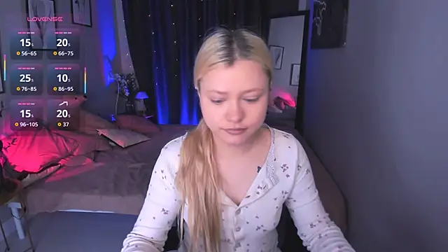 Snapshot of Millie_Vanillies chatting on 14, 10, 2025 Millie Vanillies online show from 14, 10, 2025