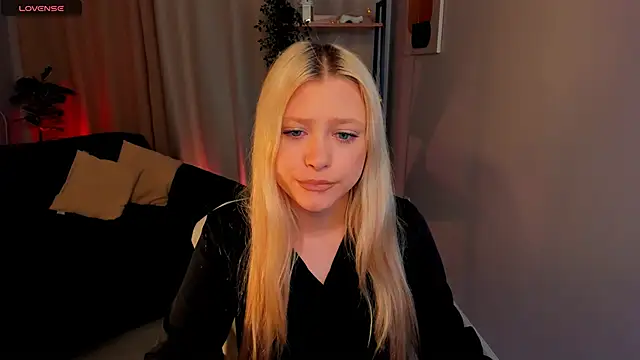 Snapshot of Millie_Vanillies chatting on 16, 10, 2025 Millie Vanillies online show from 16, 10, 2025