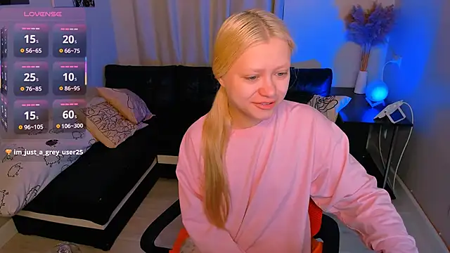 Snapshot of Millie_Vanillies chatting on 20, 11, 2025 Millie Vanillies online show from 20, 11, 2025